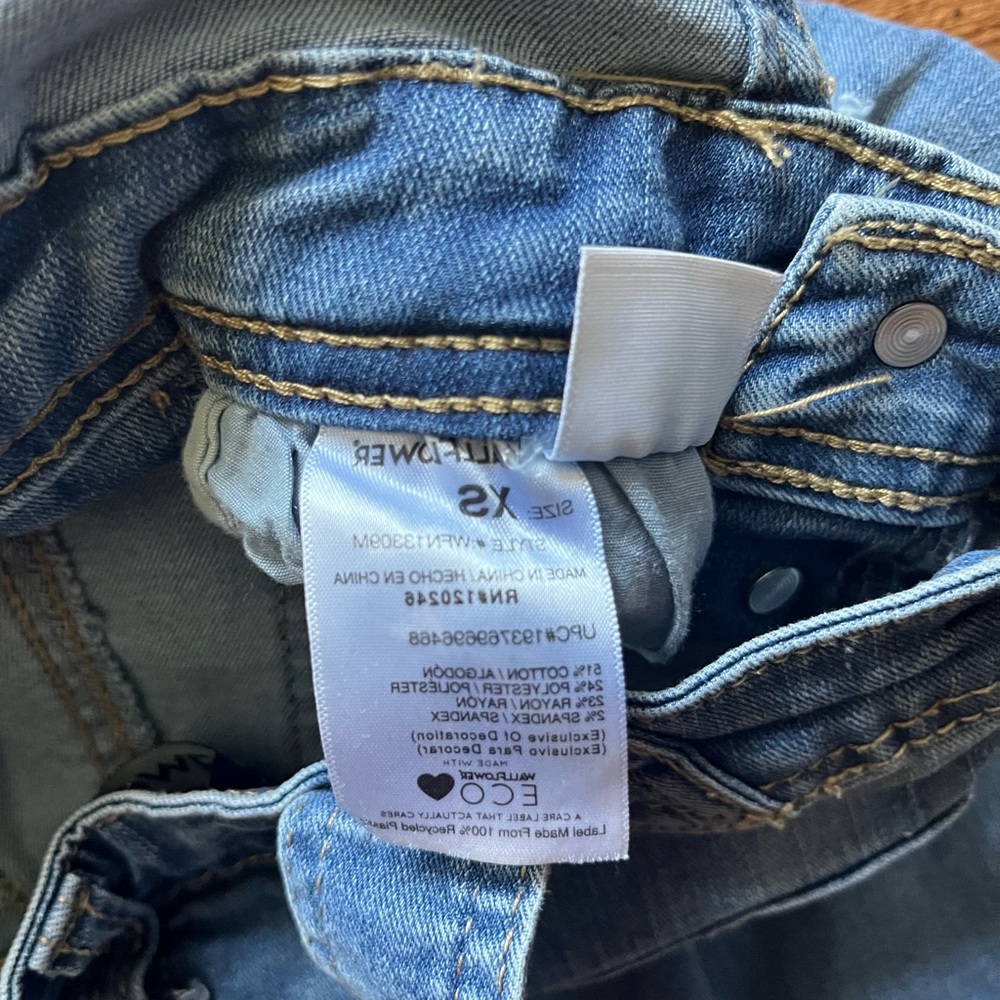 XS Wallflower Jean Overalls Criss Cross back - Picture 5 of 5